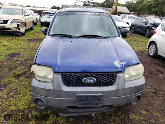 2005 Ford Escape XLS Value с VIN 1FMYU02Z35KA37621, выставлен на аукционе Copart как лот 44817004 с пробегом Не указан миль и Списание • Salvage title. История ставок и продаж доступна на DreamBid. Изображение 5.