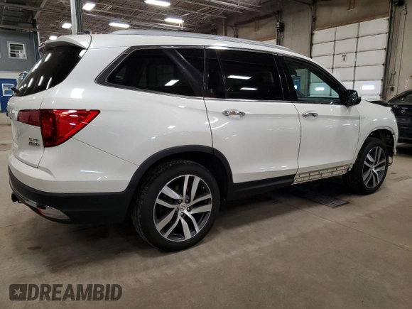 2017 Honda Pilot Elite with VIN 5FNYF6H05HB042234, listed as a Copart auction lot 51813235 with 124,950 mi miles and Salvage Title. Bid and sale history available at DreamBid. Image 3.