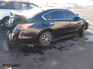 2015 Nissan Altima 2.5 S with VIN 1N4AL3AP0FN887898, listed as a IAAI auction lot 41939481 with 202,223 mi miles. Bid and sale history available at carsss.com. Image 4.