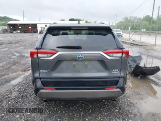 2021 Toyota RAV4 Hybrid XSE with VIN JTME6RFV0MD515817, listed as a IAAI auction lot 42127698 with 98,078 mi miles and . Bid and sale history available at DreamBid. Image 17.