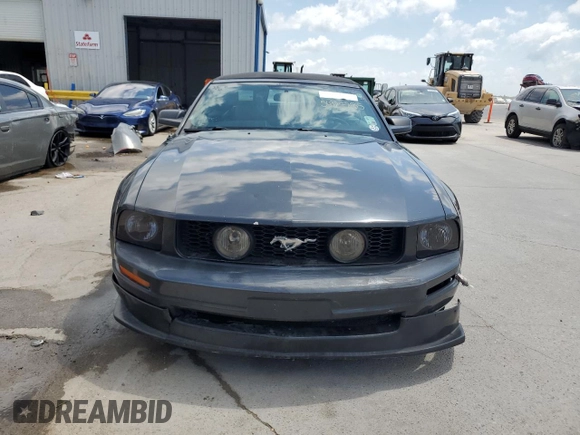 2008 Ford Mustang Deluxe with VIN 1ZVHT84N185180728, listed as a Copart auction lot 56924285 with 93,353 mi miles and Salvage title. Bid and sale history available at DreamBid. Image 5.