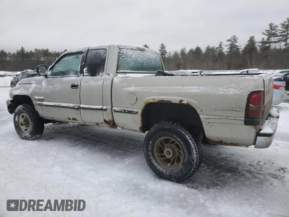 1998 Dodge 2500 with VIN 1B7KF23ZXWJ157552, listed as a Copart auction lot 44832805 with 219,971 mi miles and Clean title. Bid and sale history available at DreamBid. Image 2.