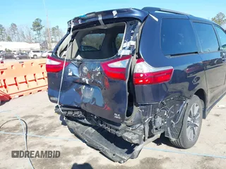 2018 Toyota Sienna XLE with VIN 5TDDZ3DC6JS206368, listed as a IAAI auction lot 41635138 with 44,578 mi miles. Bid and sale history available at carsss.com. Image 6.