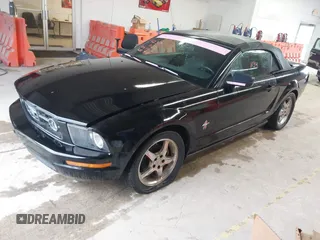 2008 Ford Mustang Deluxe with VIN 1ZVHT84N285117234, listed as a IAAI auction lot 42371134 with 235,658 mi miles and . Bid and sale history available at DreamBid. Image 2.