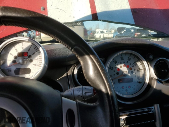2003 MINI Hardtop S with VIN WMWRE33433TD64067, listed as a Copart auction lot 42572405 with 182,294 mi miles and Salvage Title. Bid and sale history available at DreamBid. Image 9.