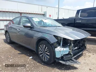 2024 Nissan Altima SV z VIN 1N4BL4DV0RN400448, wystawiony jako IAAI lot #42087763 z przebiegiem 8 749 mil mil oraz . Historia ofert i sprzedaży dostępna na DreamBid. Obrazek 1.
