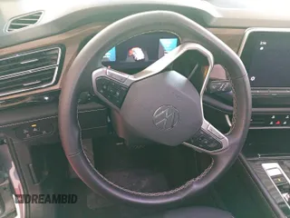2024 Volkswagen Atlas SE with VIN 1V2HR2CA9RC557329, listed as a IAAI auction lot 42734151 with 19,097 mi miles and . Bid and sale history available at DreamBid. Image 13.