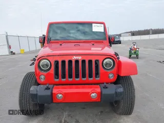 2017 Jeep Wrangler Unlimited 75th Anniversary z VIN 1C4BJWEG6HL575731, wystawiony jako IAAI lot #41704339 z przebiegiem 73 742 mil mil oraz . Historia ofert i sprzedaży dostępna na DreamBid. Obrazek 13.