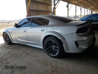 2020 Dodge Charger Scat Pack Widebody z VIN 2C3CDXGJ6LH185703, wystawiony jako Copart lot #52411985 z przebiegiem 47 136 mil mil oraz Szkoda całkowita • Salvage title. Historia ofert i sprzedaży dostępna na DreamBid. Obrazek 2.