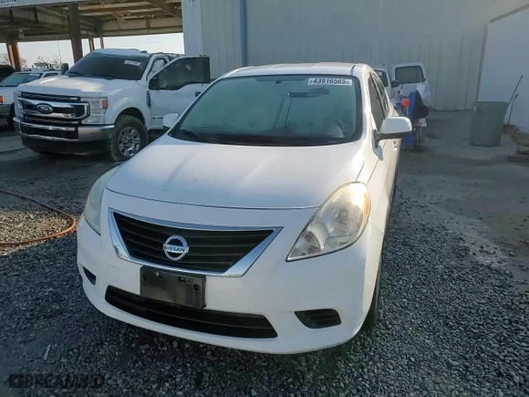 2014 Nissan Versa S with VIN 3N1CN7AP5EL860315, listed as a Copart auction lot 43916565 with 78,698 mi miles and Salvage Title. Bid and sale history available at carsss.com. Image 14.