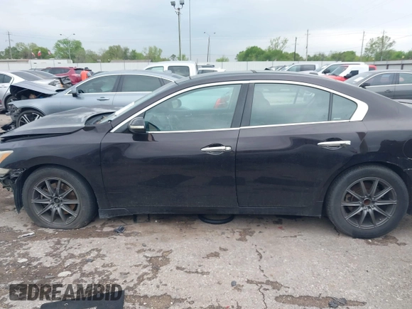 2011 Nissan Maxima 3.5 SV with VIN 1N4AA5AP1BC833842, listed as a IAAI auction lot 41897832 with 261,943 mi miles. Bid and sale history available at carsss.com. Image 15.