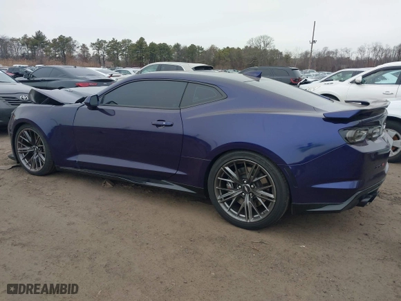 2019 Chevrolet Camaro ZL1 with VIN 1G1FK1R68K0144103, listed as a IAAI auction lot 41165256 with 33,563 mi miles. Bid and sale history available at carsss.com. Image 3.