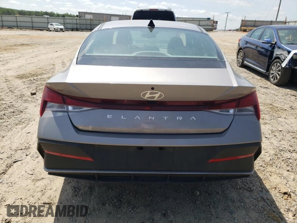 2024 Hyundai Elantra SE с VIN KMHLL4DGXRU834877, выставлен на аукционе Copart как лот 54592615 с пробегом 3 888 миль миль и Списание • Salvage title. История ставок и продаж доступна на DreamBid. Изображение 6.
