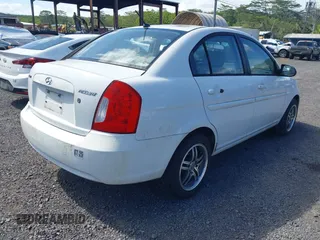 2009 Hyundai Accent Auto GLS with VIN KMHCN46C19U368700, listed as a IAAI auction lot 41590180 with 165,836 mi miles. Bid and sale history available at carsss.com. Image 4.