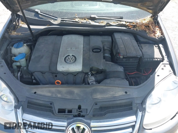 2009 Volkswagen Jetta SE z VIN 3VWRZ71K09M088979, wystawiony jako IAAI lot #42532075 z przebiegiem 179 179 mil mil oraz . Historia ofert i sprzedaży dostępna na DreamBid. Obrazek 10.