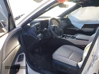 2023 Lexus RX 350 z VIN JTJCHMAA7P2002716, wystawiony jako IAAI lot #42043659 z przebiegiem 49 209 mil mil oraz . Historia ofert i sprzedaży dostępna na DreamBid. Obrazek 5.