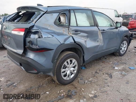 2025 Toyota Corolla Cross L с VIN 7MUAAAAG0SV123032, выставлен на аукционе IAAI как лот 42292755 с пробегом Не указан миль и . История ставок и продаж доступна на DreamBid. Изображение 4.