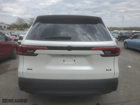 2024 Toyota Grand Highlander XLE with VIN 5TDAAAB57RS020210, listed as a Copart auction lot 53070325 with 10,592 mi miles and Salvage Title. Bid and sale history available at carsss.com. Image 6.