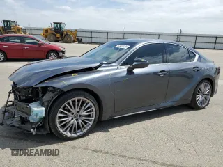 2024 Lexus IS 300 z VIN JTHDA1D20R5129189, wystawiony jako Copart lot #53465435 z przebiegiem 31 959 mil mil oraz Szkody całkowita. Historia ofert i sprzedaży dostępna na DreamBid. Obrazek 1.