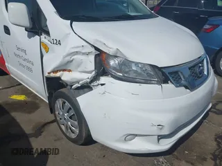 2017 Nissan NV200 S z VIN 3N6CM0KN1HK703120, wystawiony jako IAAI lot #40017819 z przebiegiem 108 983 mil mil oraz . Historia ofert i sprzedaży dostępna na DreamBid. Obrazek 6.