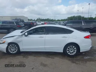 2018 Ford Fusion S z VIN 3FA6P0G71JR166706, wystawiony jako IAAI lot #42275722 z przebiegiem 33 752 mil mil oraz . Historia ofert i sprzedaży dostępna na DreamBid. Obrazek 14.