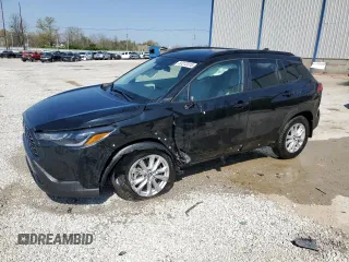 2024 Toyota Corolla Cross LE z VIN 7MUCAABG2RV103351, wystawiony jako Copart lot #53272015 z przebiegiem 24 743 mil mil oraz Szkoda całkowita • Salvage title. Historia ofert i sprzedaży dostępna na DreamBid. Obrazek 1.