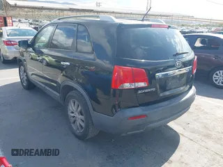 2011 Kia Sorento LX with VIN 5XYKT4A23BG055143, listed as a IAAI auction lot 42118676 with 174,268 mi miles. Bid and sale history available at carsss.com. Image 3.