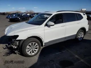 2020 Volkswagen Tiguan S z VIN 3VV1B7AX8LM078127, wystawiony jako Copart lot #49150945 z przebiegiem 55 340 mil mil oraz Szkoda całkowita • Salvage title. Historia ofert i sprzedaży dostępna na DreamBid. Obrazek 1.