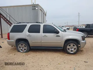2009 Chevrolet Tahoe 2LT z VIN 1GNFC23039R152640, wystawiony jako IAAI lot #41372840 z przebiegiem 273 428 mil mil oraz . Historia ofert i sprzedaży dostępna na DreamBid. Obrazek 13.