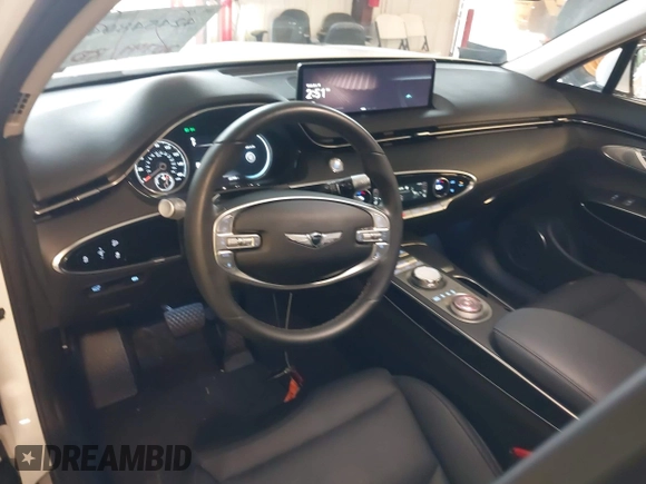 2025 Genesis GV70 2.5T z VIN 5NMMADTB9SH025307, wystawiony jako IAAI lot #42454804 z przebiegiem 20 799 mil mil oraz . Historia ofert i sprzedaży dostępna na DreamBid. Obrazek 18.
