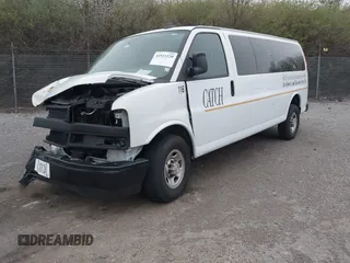 2023 Chevrolet Express Passenger LS z VIN 1GAZGNFP2P1137216, wystawiony jako IAAI lot #41923220 z przebiegiem 14 163 mil mil oraz . Historia ofert i sprzedaży dostępna na DreamBid. Obrazek 2.