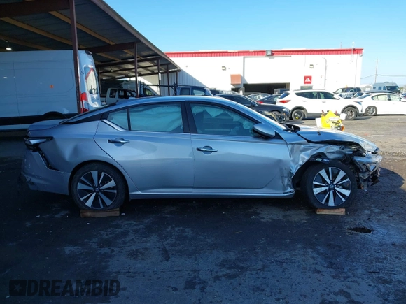 2021 Nissan Altima 2.5 SV with VIN 1N4BL4DV7MN341133, listed as a IAAI auction lot 41590705 with 66,294 mi miles. Bid and sale history available at carsss.com. Image 14.
