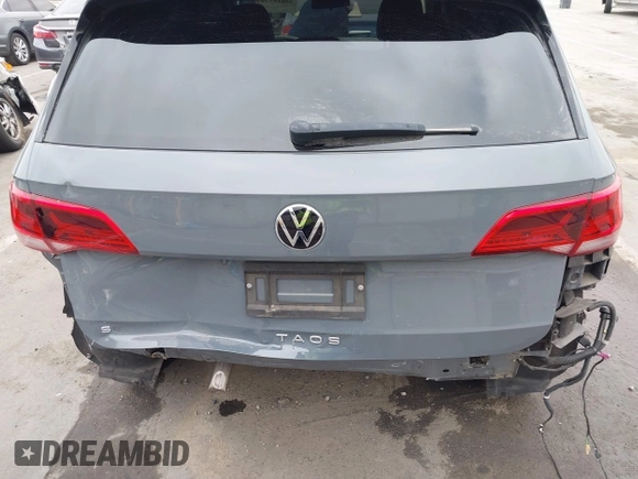 2022 Volkswagen Taos SE z VIN 3VVRX7B21NM007085, wystawiony jako IAAI lot #42018520 z przebiegiem 27 904 mil mil oraz . Historia ofert i sprzedaży dostępna na DreamBid. Obrazek 6.