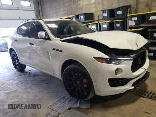 2017 Maserati Levante with VIN ZN661XUS0HX250710, listed as a Copart auction lot 65352173 with 77,927 mi miles. Bid and sale history available at carsss.com. Image 4.