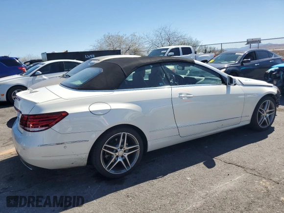 2014 Mercedes-Benz E 350 with VIN WDDKK5KF2EF274702, listed as a Copart auction lot 50401895 with 52,832 mi miles and Salvage Title. Bid and sale history available at DreamBid. Image 3.