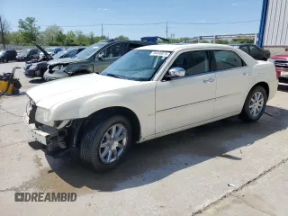 2010 Chrysler 300 Touring z VIN 2C3CA5CV1AH122009, wystawiony jako Copart lot #54490875 z przebiegiem 245 232 mil mil oraz Szkoda całkowita • Salvage title. Historia ofert i sprzedaży dostępna na DreamBid. Obrazek 1.