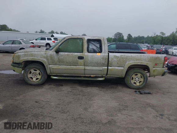 2005 Chevrolet Silverado 1500 Z71 with VIN 1GCEK19B25E325317, listed as a IAAI auction lot 42195743 with 253,221 mi miles and . Bid and sale history available at DreamBid. Image 14.