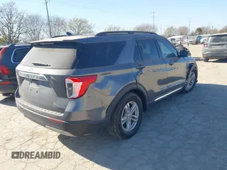 2023 Ford Explorer XLT with VIN 1FMSK7DH4PGB05813, listed as a IAAI auction lot 41761801 with 11,191 mi miles. Bid and sale history available at carsss.com. Image 4.
