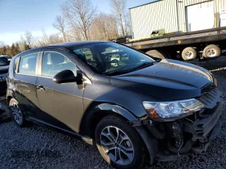 2020 Chevrolet Sonic LT z VIN 1G1JD6SB6L4136715, wystawiony jako Copart lot #87250844 z przebiegiem 61 264 mil mil oraz Szkoda całkowita • Salvage title. Historia ofert i sprzedaży dostępna na DreamBid. Obrazek 4.