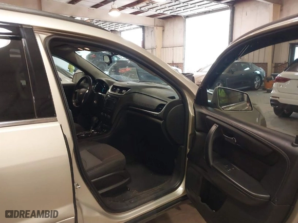 2015 Chevrolet Traverse LT with VIN 1GNKRGKD2FJ357813, listed as a IAAI auction lot 41510087 with 132,341 mi miles. Bid and sale history available at carsss.com. Image 5.