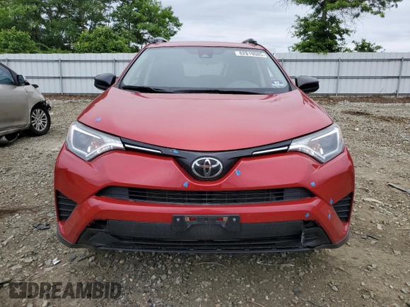 2017 Toyota RAV4 LE z VIN JTMBFREV9HJ118067, wystawiony jako Copart lot #62819085 z przebiegiem 70 408 mil mil oraz Szkoda całkowita • Salvage title. Historia ofert i sprzedaży dostępna na DreamBid. Obrazek 5.