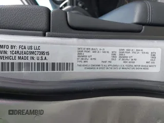 2021 Jeep Grand Cherokee Laredo X z VIN 1C4RJEAG9MC739515, wystawiony jako IAAI lot #42184910 z przebiegiem 45 687 mil mil oraz . Historia ofert i sprzedaży dostępna na DreamBid. Obrazek 9.