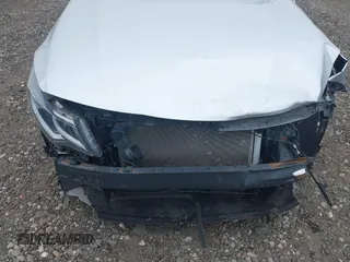 2020 Kia Optima LX z VIN 5XXGT4L38LG422703, wystawiony jako IAAI lot #39335033 z przebiegiem 73 037 mil mil oraz . Historia ofert i sprzedaży dostępna na DreamBid. Obrazek 6.