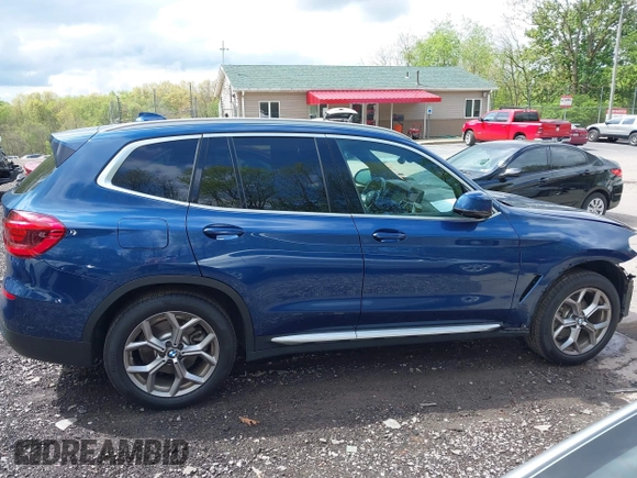 2020 BMW X3 xDrive30i z VIN 5UXTY5C0XL9D50400, wystawiony jako IAAI lot #42197545 z przebiegiem 46 467 mil mil oraz . Historia ofert i sprzedaży dostępna na DreamBid. Obrazek 13.