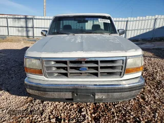 1993 Ford F-150 with VIN 1FTDF15Y5PLB00205, listed as a Copart auction lot 42832575 with 136,145 mi miles and Clean Title. Bid and sale history available at carsss.com. Image 5.