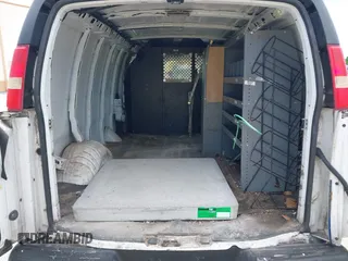 2012 Chevrolet Express Cargo z VIN 1GCSGAFX4C1176269, wystawiony jako IAAI lot #42236598 z przebiegiem 251 408 mil mil oraz . Historia ofert i sprzedaży dostępna na DreamBid. Obrazek 8.