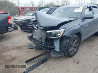2024 Volkswagen Atlas SEL R-Line z VIN 1V2AE2CAXRC232668, wystawiony jako IAAI lot #41972789 z przebiegiem 30 150 mil mil oraz . Historia ofert i sprzedaży dostępna na DreamBid. Obrazek 6.
