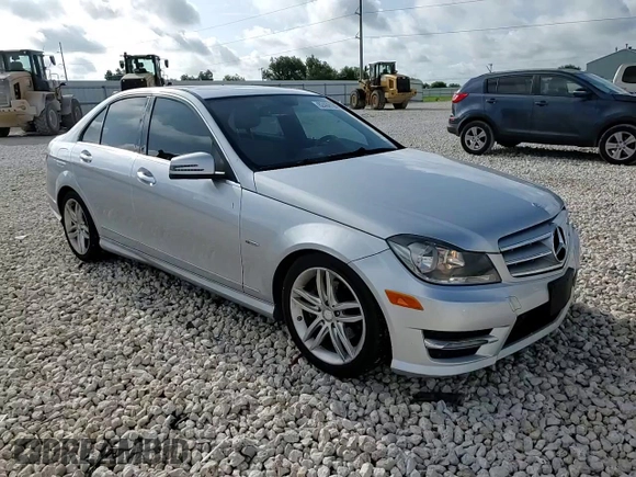 2012 Mercedes-Benz C 250 Sport z VIN WDDGF4HB5CR235008, wystawiony jako Copart lot #62409135 z przebiegiem 146 642 mil mil oraz Czysty tytuł • Clean title. Historia ofert i sprzedaży dostępna na DreamBid. Obrazek 13.