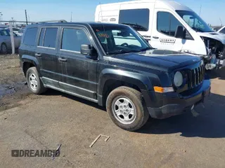 2011 Jeep Patriot Latitude with VIN 1J4NT1GA8BD208473, listed as a IAAI auction lot 41637006 with 282,355 mi miles. Bid and sale history available at carsss.com. Image 1.