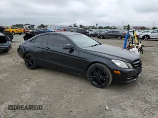 2013 Mercedes-Benz E 350 с VIN WDDKJ5KB4DF183848, выставлен на аукционе Copart как лот 50430945 с пробегом 98 303 миль миль и Списание • Salvage title. История ставок и продаж доступна на DreamBid. Изображение 4.